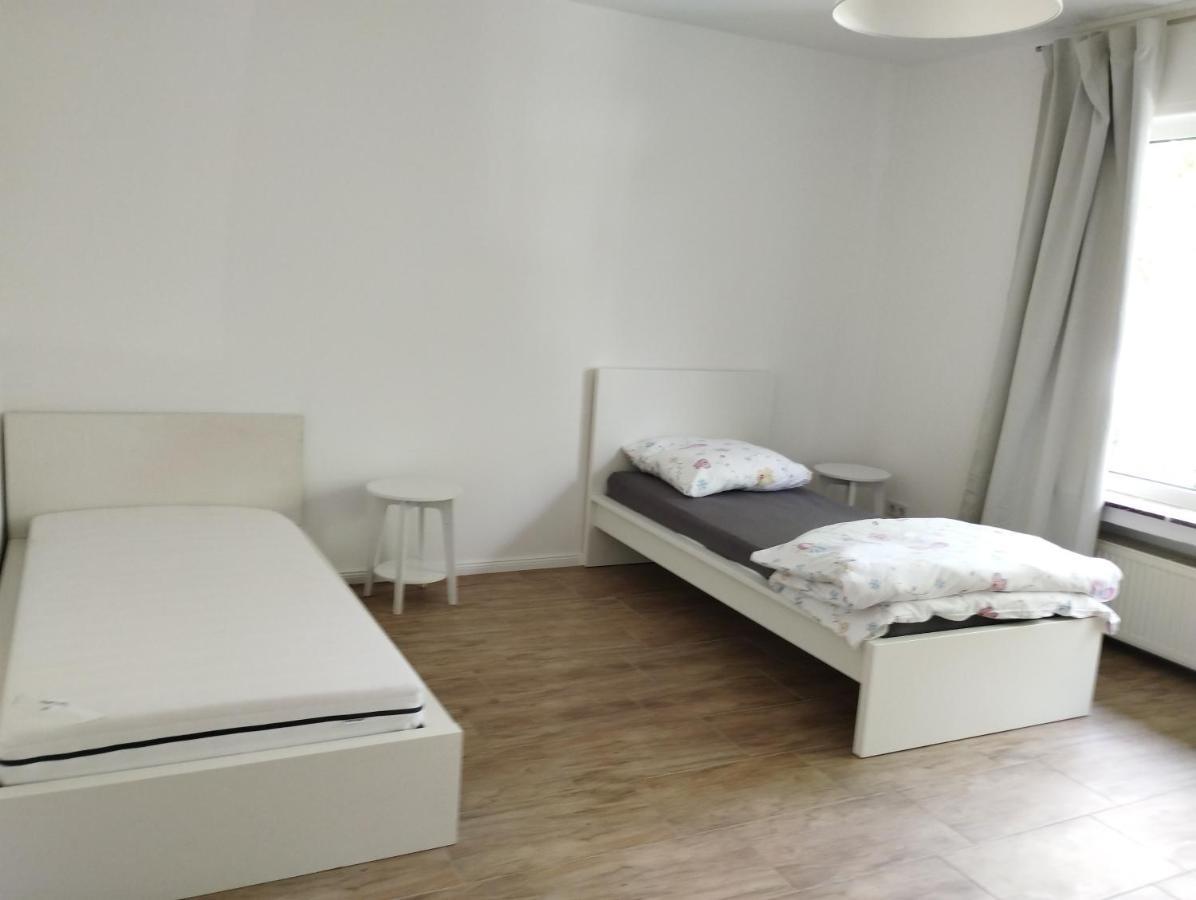 Appartement 4 Personen - Zimmer In Wohnung, Zentral, Ruhig, Modern 뤼베케 외부 사진